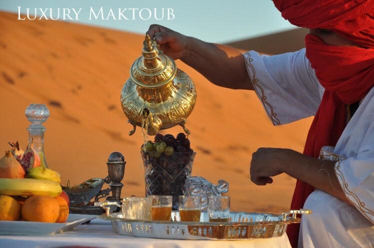 ホテル Luxury Maktoub メルズーガ エクステリア 写真